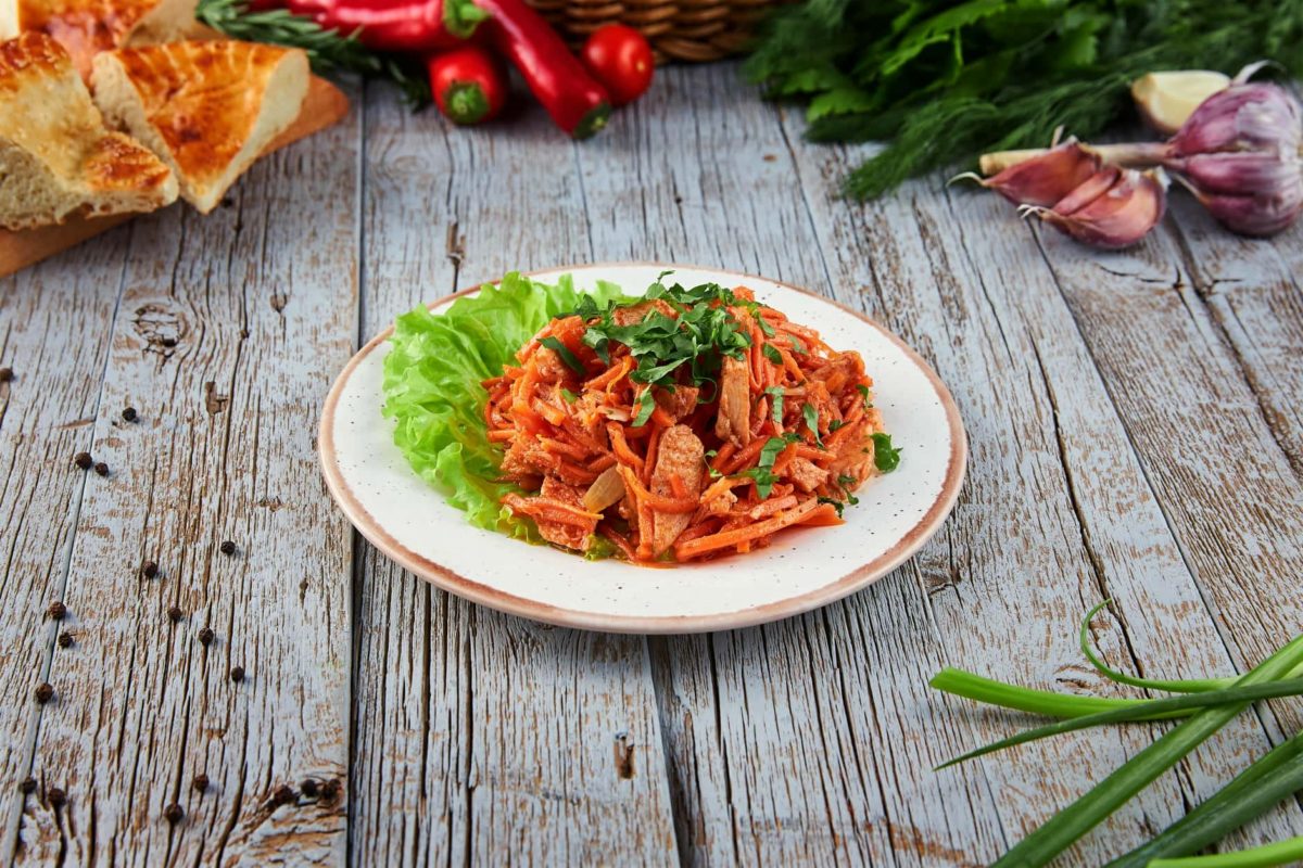 Морковь по-корейски с курицей — изображение 1